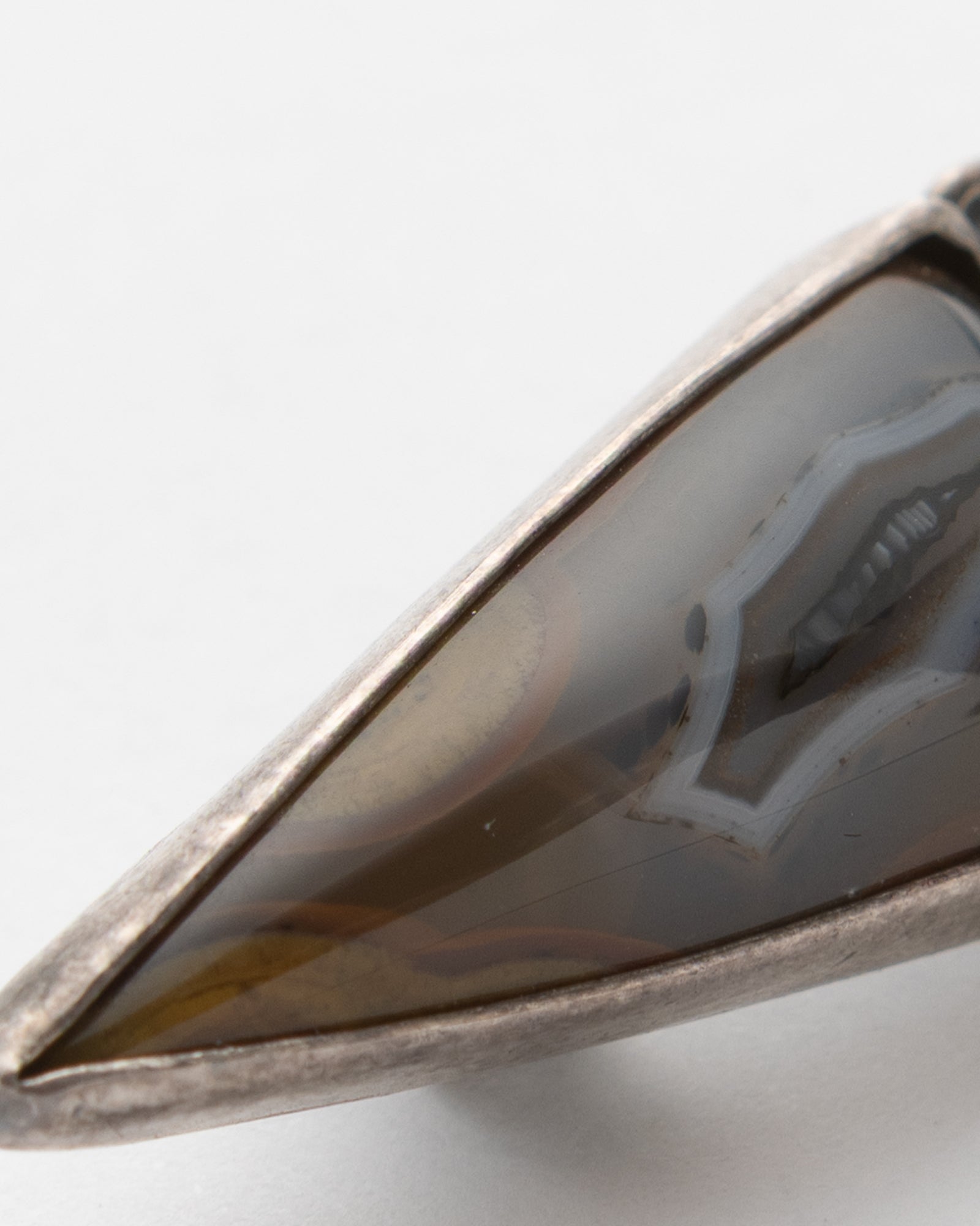 Brown Triangle Shaped Agate Brooch - 2100 7118