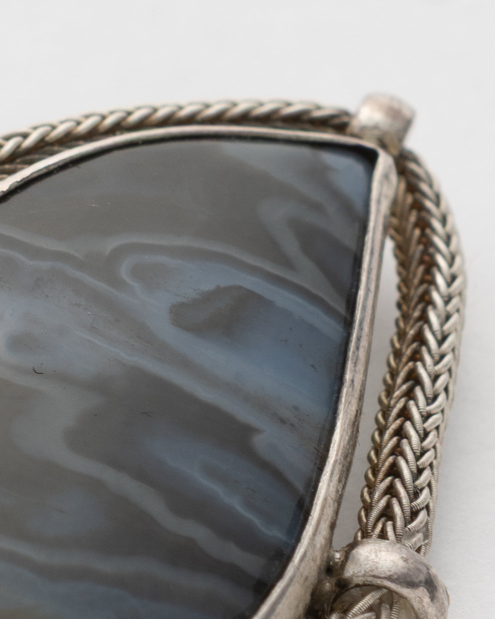 Black-White Abstract Shaped Agate Brooch - 2100 7194