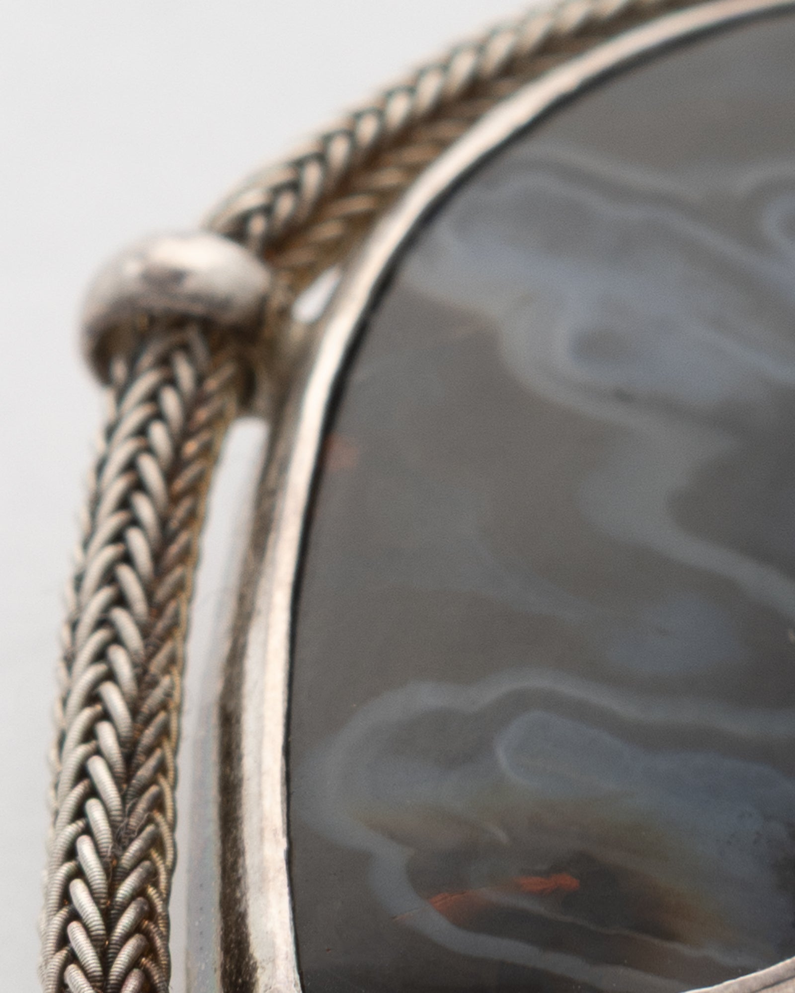 Black-White Abstract Shaped Agate Brooch - 2100 7194