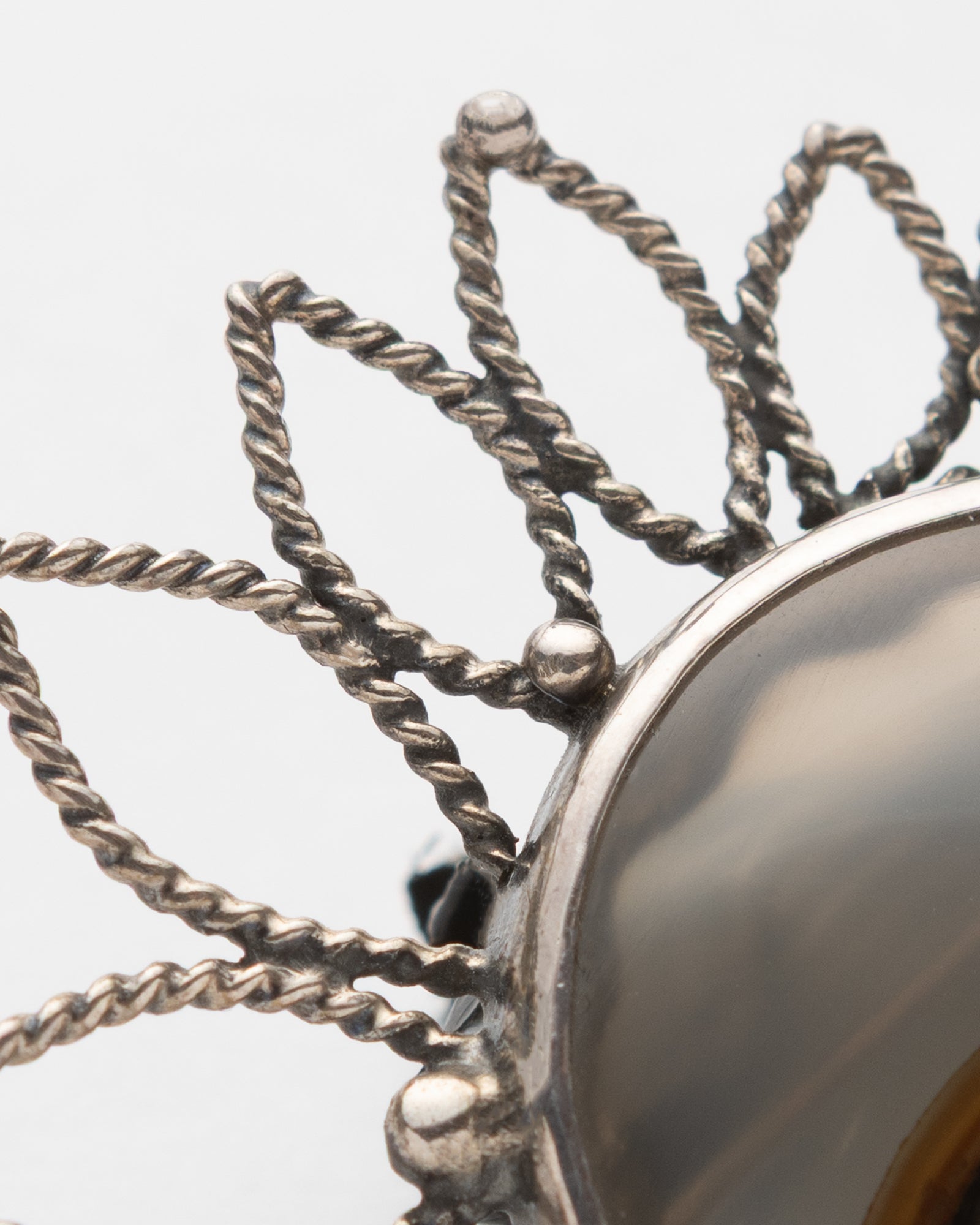 Brown Oval Shaped Agate Brooch - 2101 2938