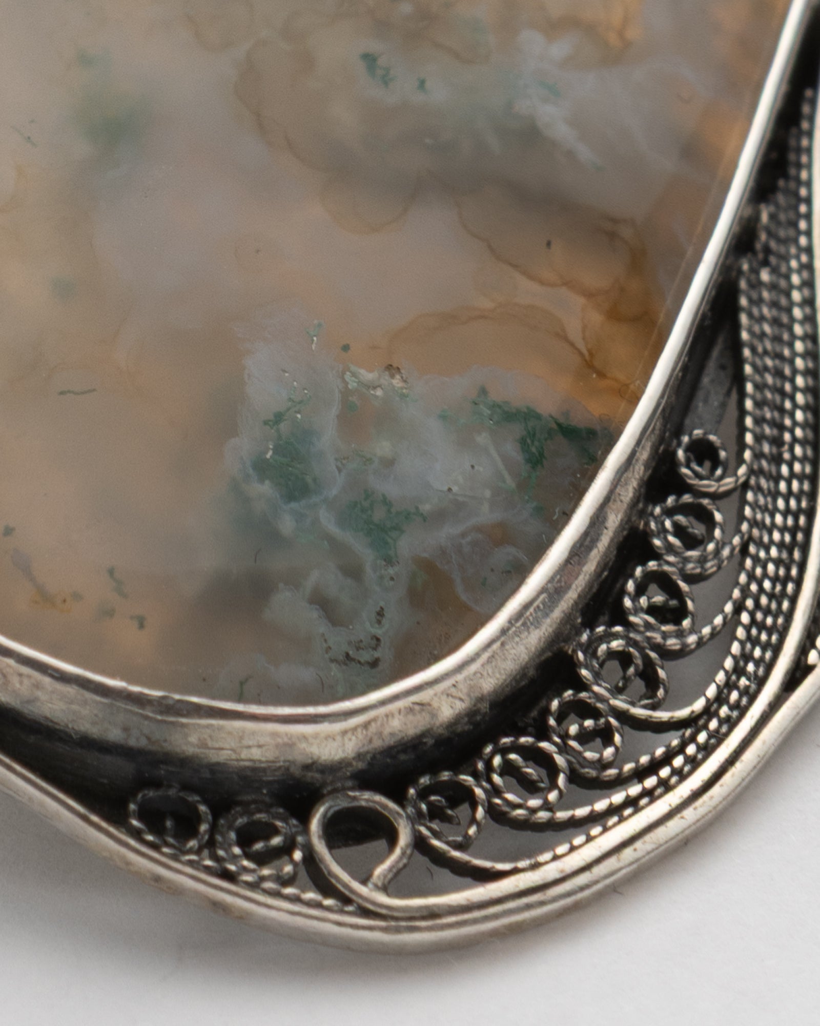 Beige Teardrop Shaped Agate Brooch - 2101 2990