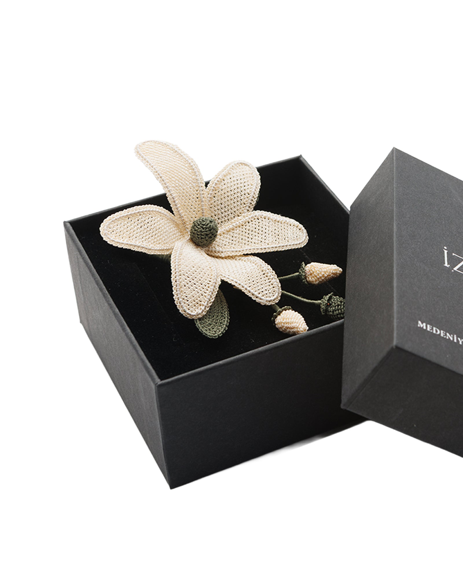 White Wildflower Motif Needle Lace Brooch