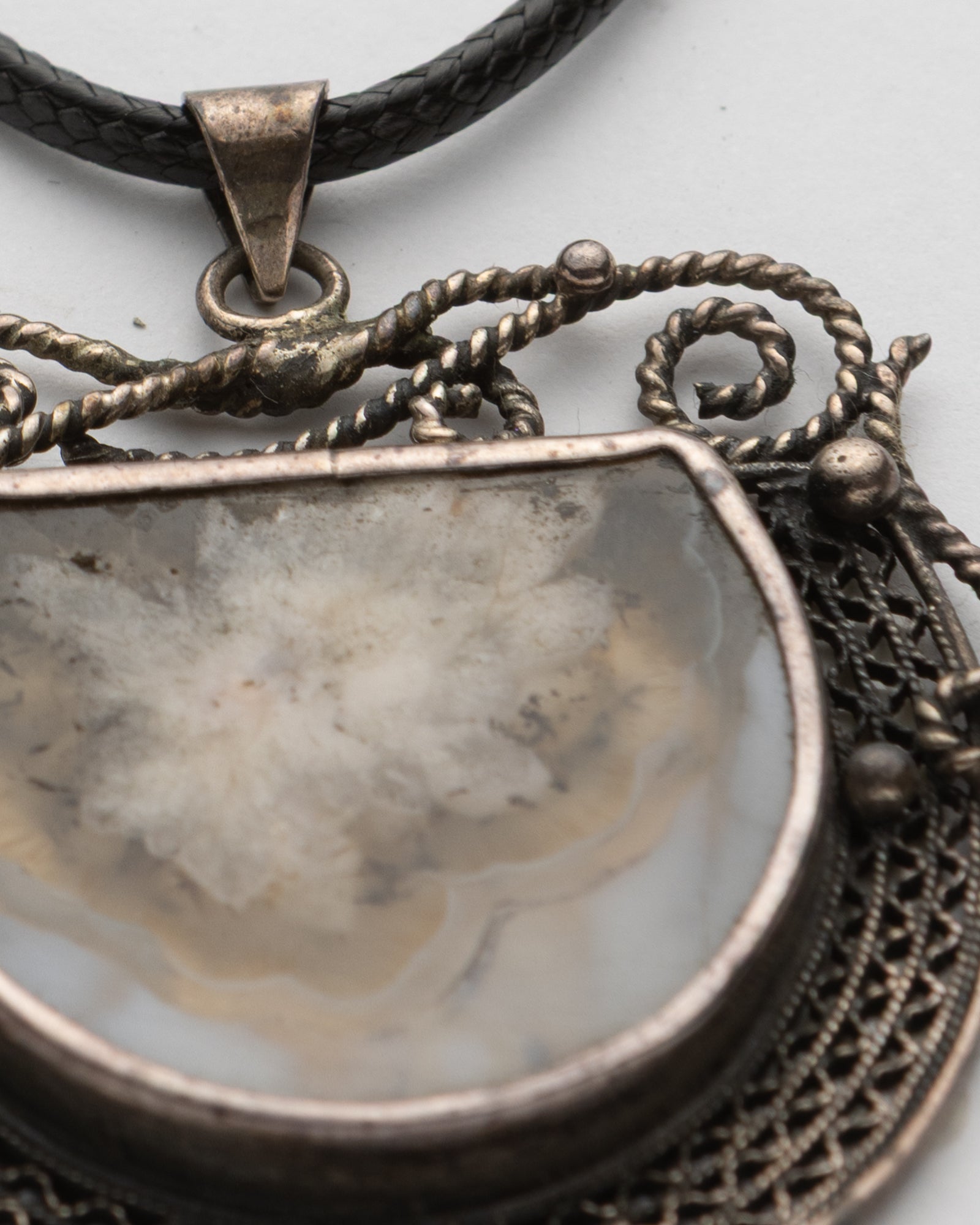 Pink-White Patterned Agate Leather Cord Necklace - 2101 1115