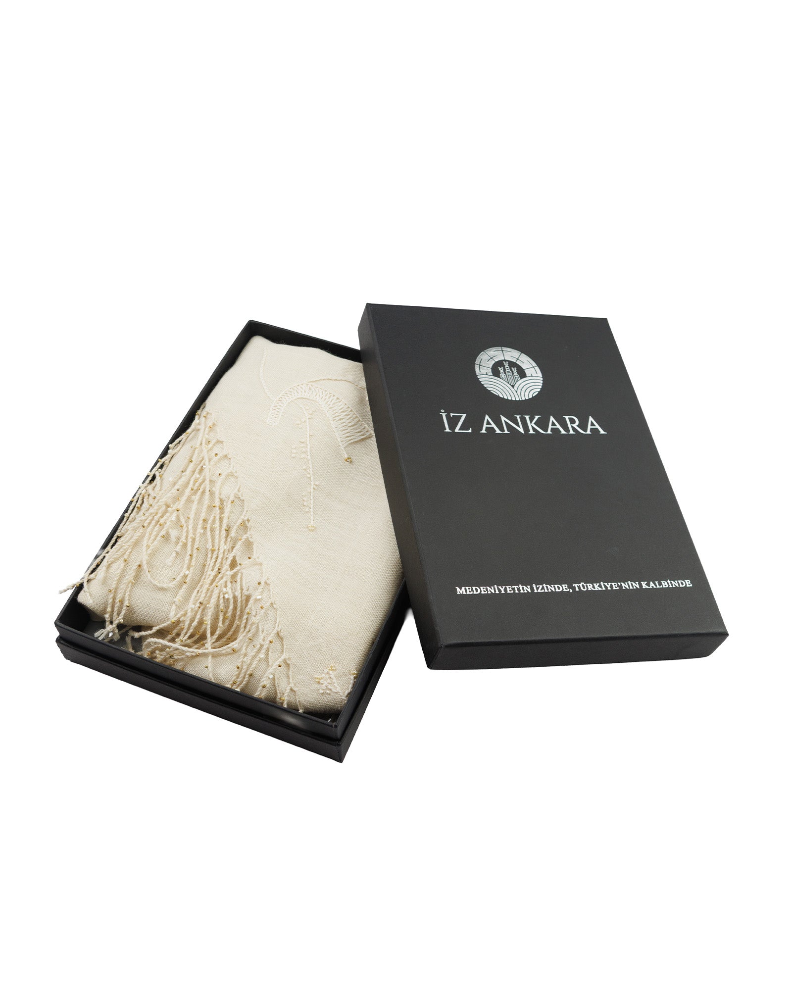 Black box with a white scarf inside, featuring the 'IZ ANKARA' brand.