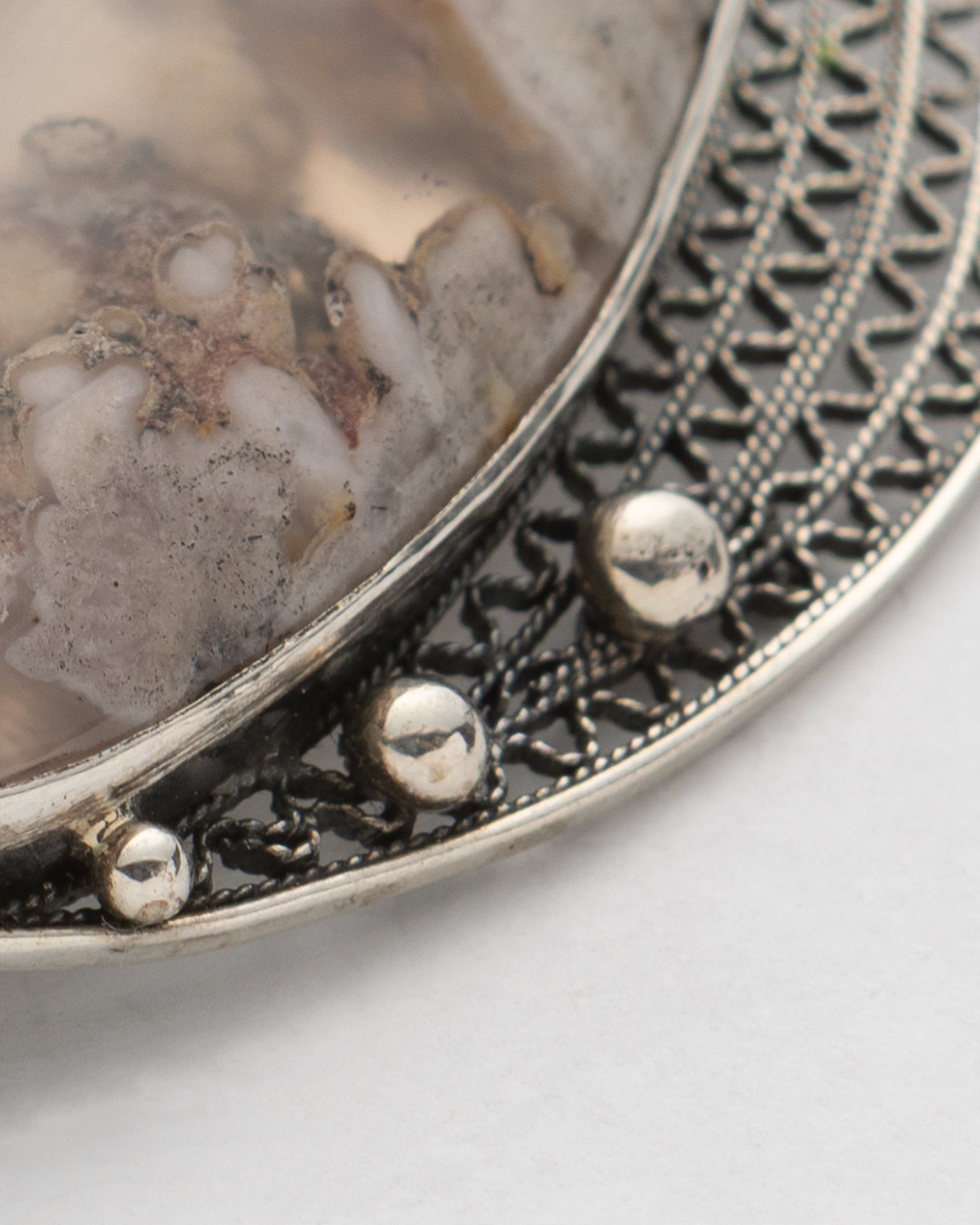 Brown - Beige Eye Shaped Agate Stone Filigree Brooch - 2101 2976 - izankara