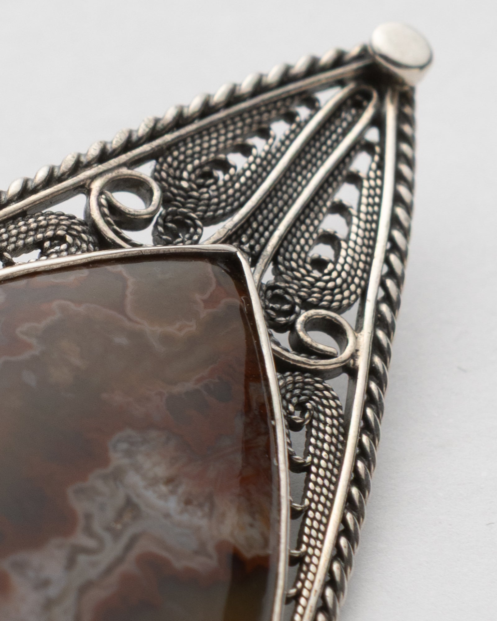 Brown - Beige Teardrop Shaped Agate Stone Filigree Brooch - 2101 3072 - izankara