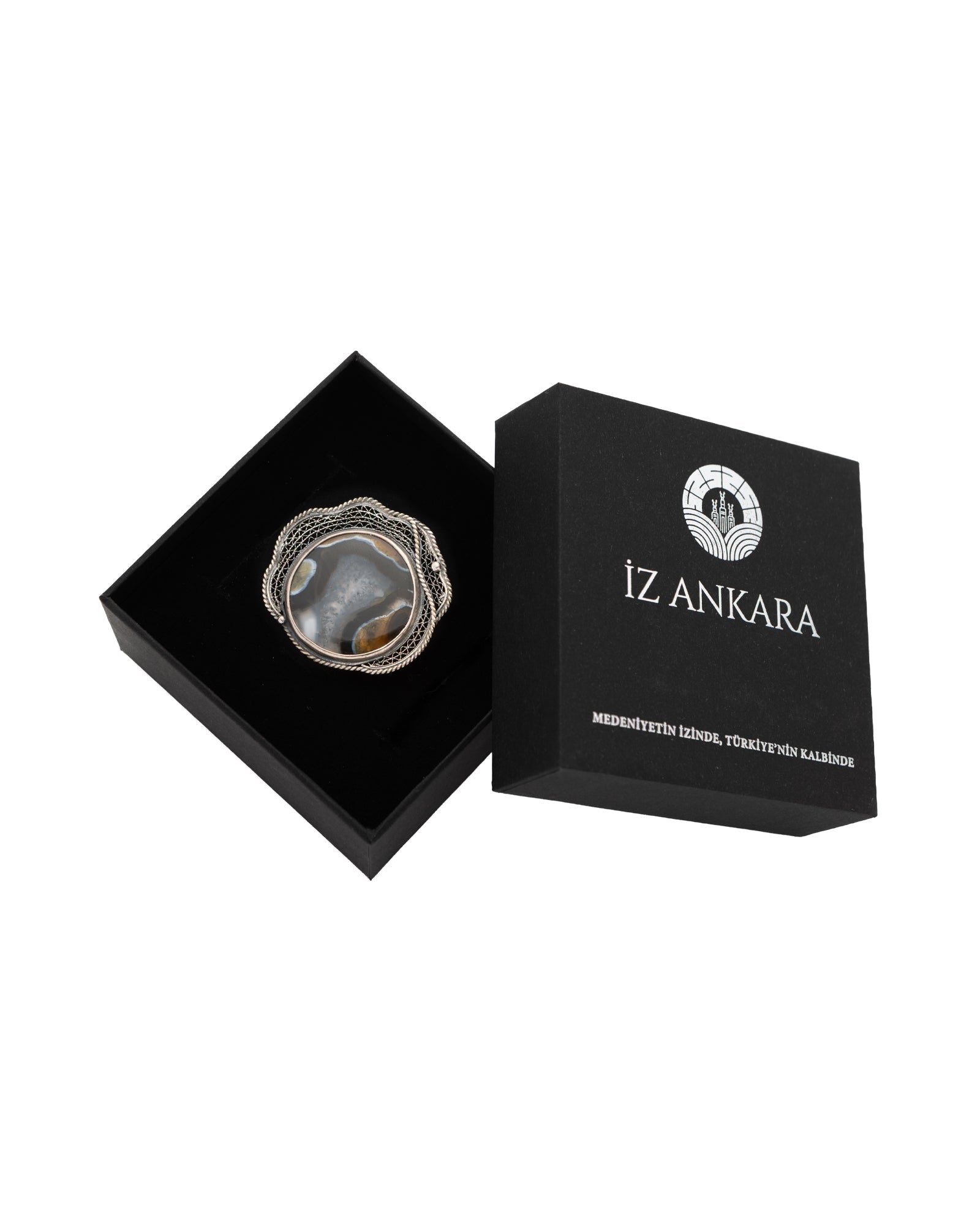 Brown - Gray Oval Agate Brooch - 2100 7064 - izankara