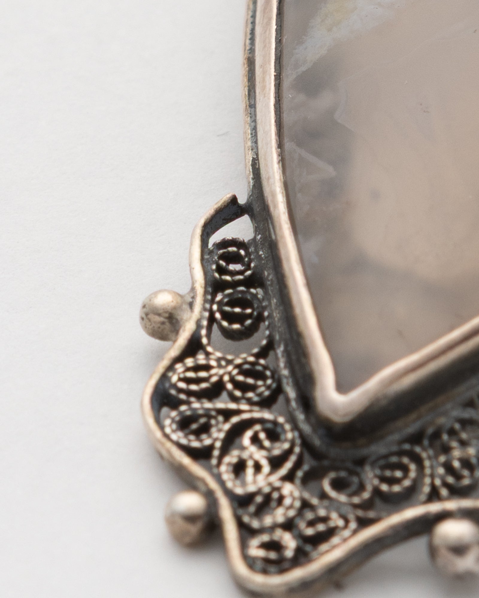 Brown - Grey Rectangular Shaped Agate Brooch - 2101 3089 - izankara