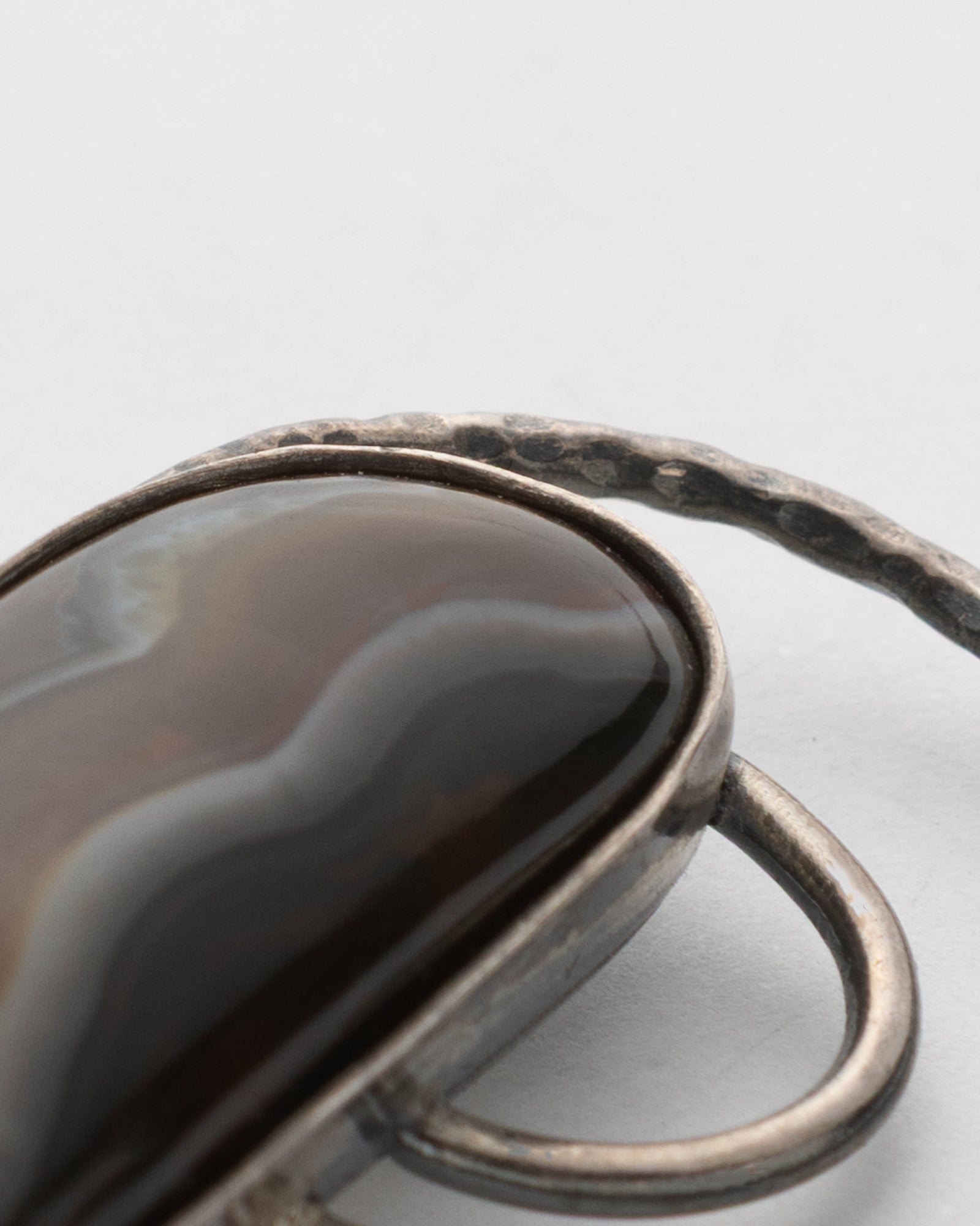 Brown - White Rectangular Shaped Agate Brooch - 2100 7163 - izankara