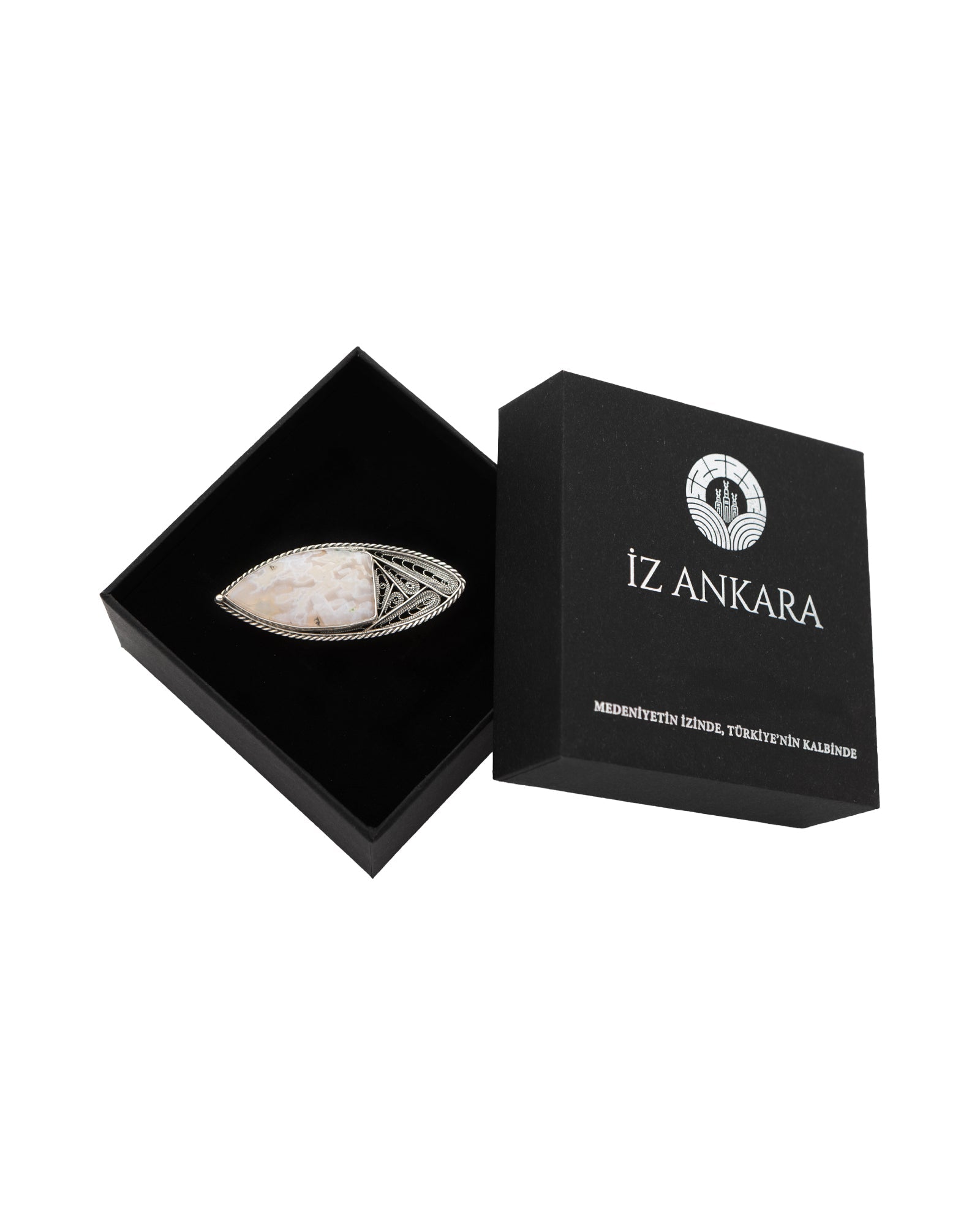 Cream Round Shaped Agate Brooch - 2101 2952 - izankara