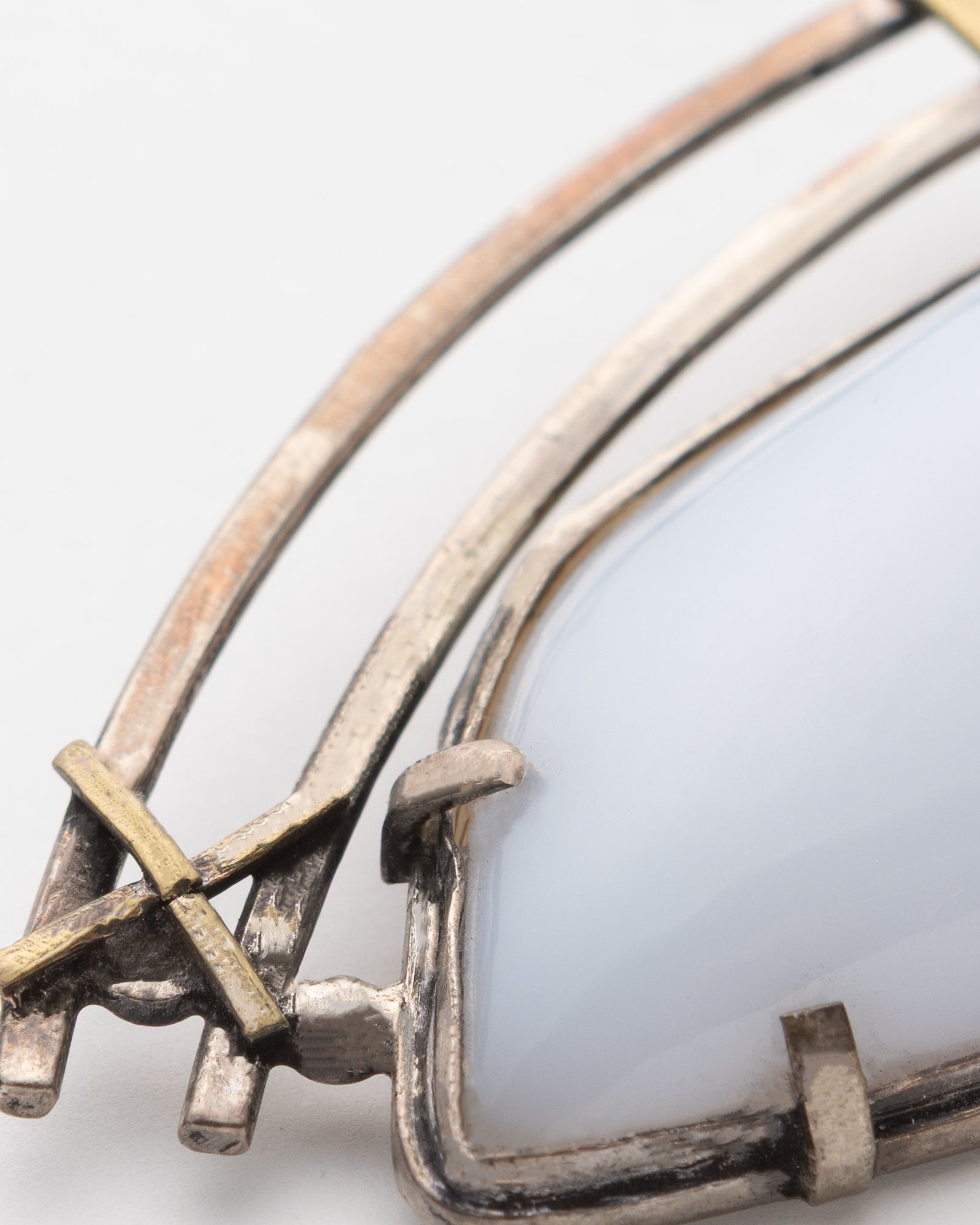 White - Silver Amethyst Brooch - 2100 9495 - izankara