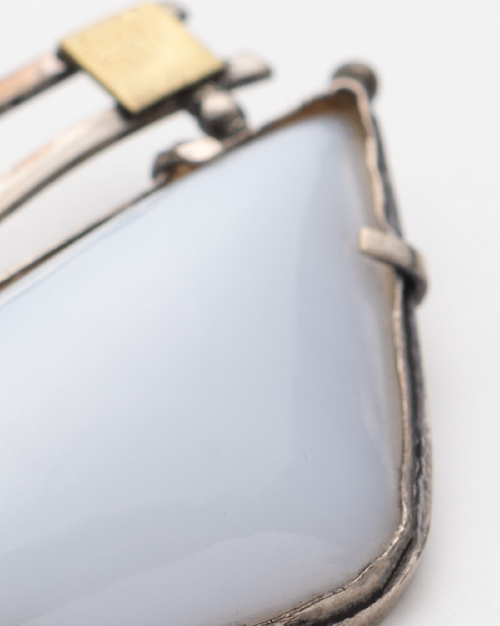 White - Silver Amethyst Brooch - 2100 9495 - izankara